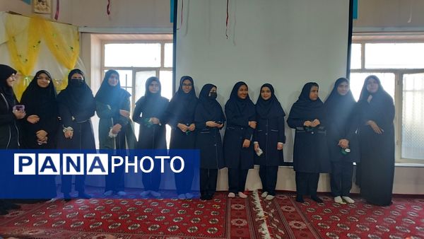 روز شاد و خاطره‌انگیز دانش‌آموزان در دبیرستان شاهد تکتم