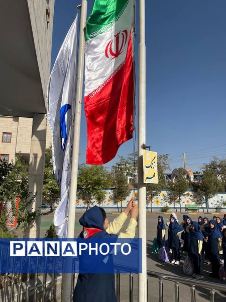 بازگشایی دبستان آرمینه مصلی نژاد همزمان با نواختن زنگ مهر وهفته  دفاع مقدس