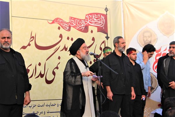 حماسه حضور نوجوانان کفن‌پوش قمی در راهپیمایی «عهد خون»