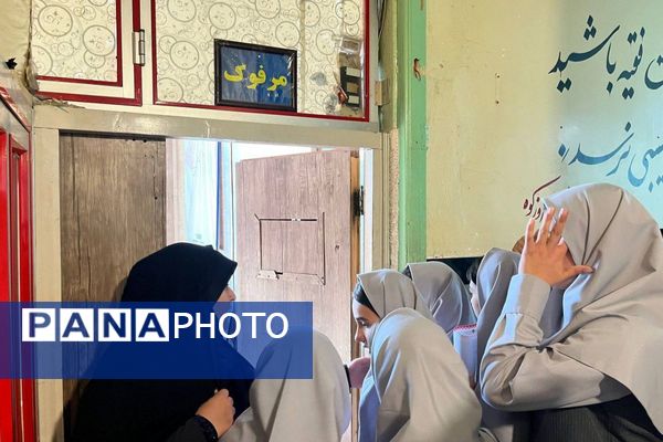 دیدار صمیمی آینده‌سازان با حافظان نظم و امنیت در کلانتری ۱۱ فیروزکوه