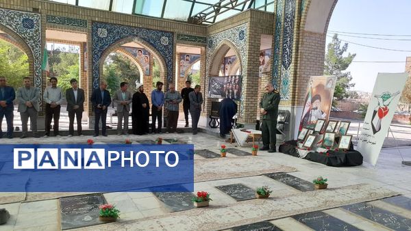  غبارروبی مزار شهدای شهرستان خلیل آباد