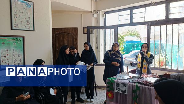گرامیداشت روز معلم و روز دختر در مدرسه‌ عطیه۲