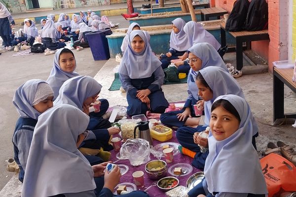 صبحانه سالم و روز تخم مرغ در دبستان شهید مجید مجیدی ناحیه دو شهرری 