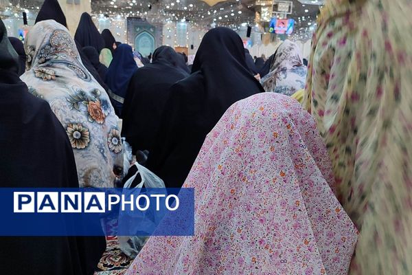حضور دانش‌آموزان و فرهنگیان ناحیه دو شهرری در نماز جمعه 