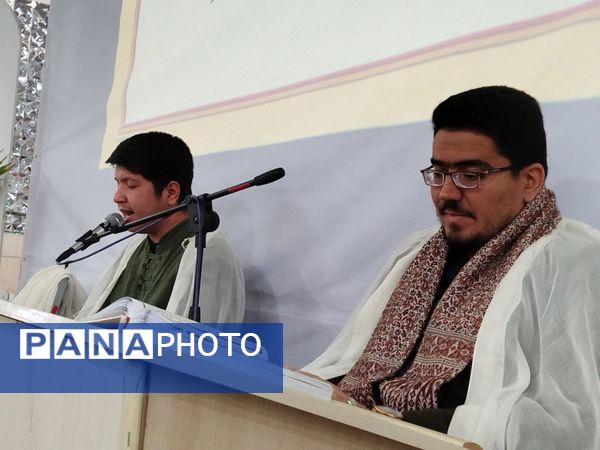 جلسه جزء خوانی قرآن کریم در امامزاده سید حمزه(ع) شهرستان کاشمر