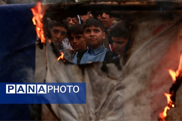 راهپیمایی روز دانش‌آموز در بهارستان 2