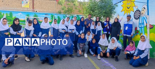 برگزاری مسابقات دارت در مدرسه شهید احمد خاقانی شیروان