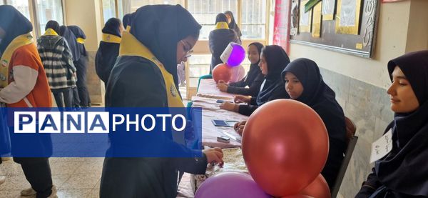 انتخابات شورای دانش آموزی در دبیرستان نرجس 