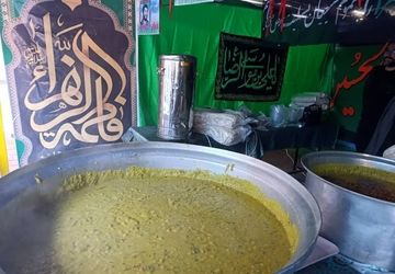 پخت آش نذری به مناسبت شهادت حضرت زهرا(س) در دبیرستان گراشی شیراز