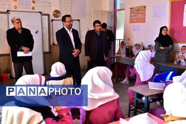 بازدید سرزده مدیرکل آموزش و پرورش کهگیلویه و بویراحمد از مدارس شاهد