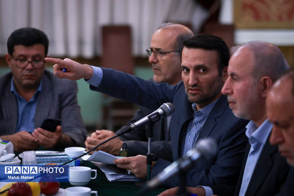 نشست صمیمی وزیر آموزش و پرورش با اعضای فراکسیون فرهنگیان