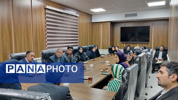 ملایر، شهر جهانی انگور و مبل و منبت ایران زمین