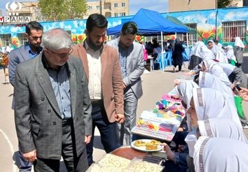 برگزاری بازارچه دانش‌آموزی در مدرسه دخترانه شاهد شهید پاسبانی اردبیل