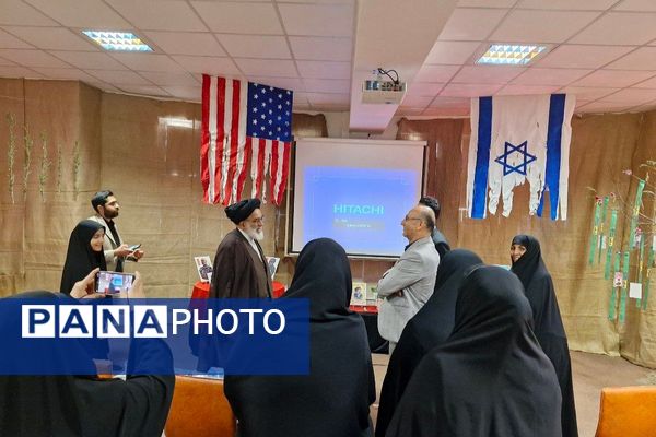 برگزاری و افتتاحیه نمایشگاه ریشه های مقاومت در مدرسه منتصرین شاهد ورامین