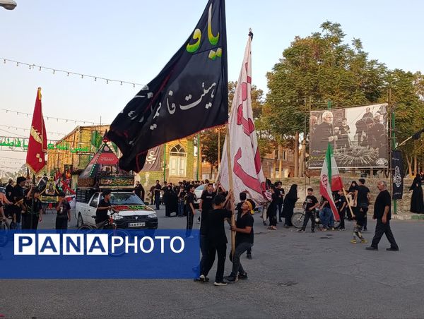 اجتماع بزرگ نوجوانان حسینی در دسته عزای احلی من العسل در کاشان