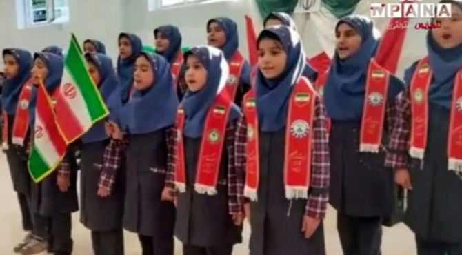 مراسم روز دانش آموز در دبستان خورسندیان