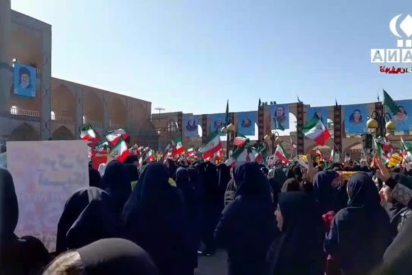 روایت خبرنگار ناحیه دو یزد از راهپیمایی روز دانش آموز 