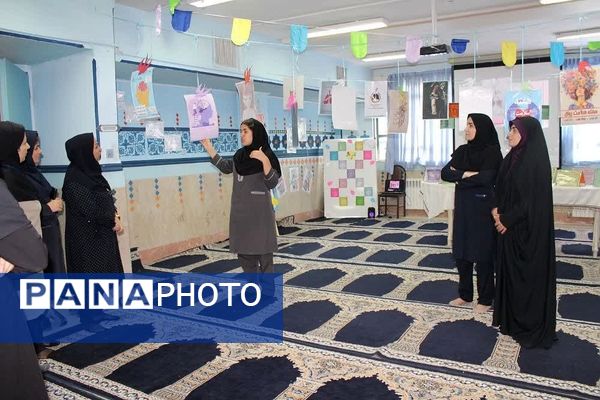 نمایشگاه بهداشت و سلامت‌روان در هنرستان شهدای گمنام