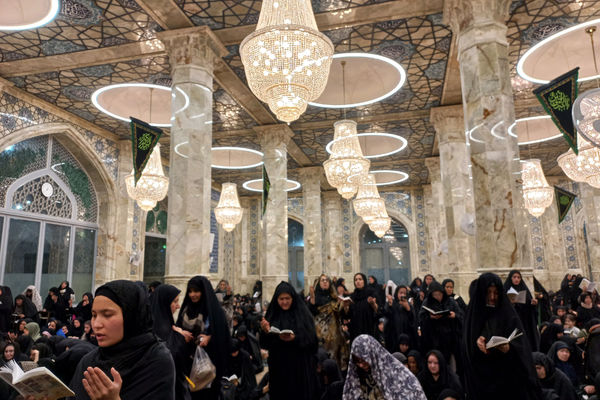 مراسم احیا شب بیست و یکم ماه رمضان در مسجد اعظم قم