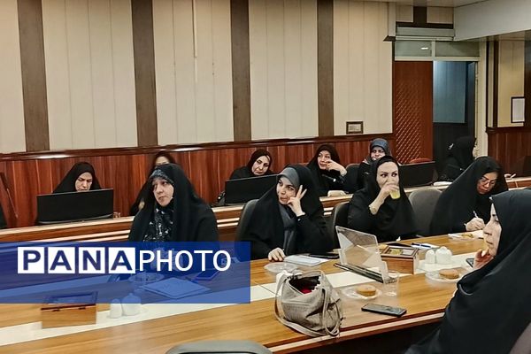برگزاری جلسه تخصصی مدیران و معاونین آموزشی ابتدایی قطب ۴ و ۵ ناحیه یک شهرری