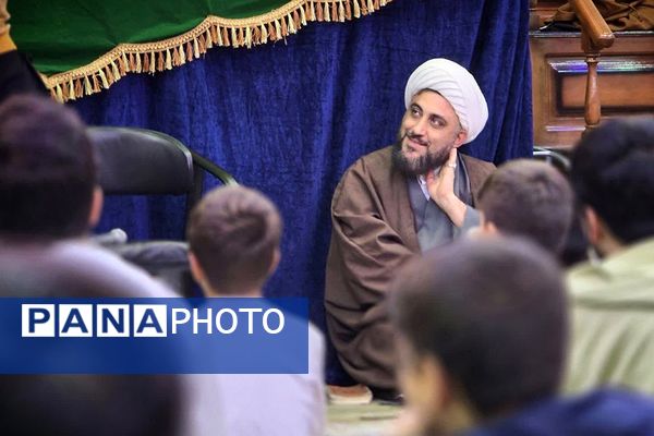 بازدید معاون پرورشی و تربیت بدنی ناحیه دو شهرری از مراسم اعتکاف دانش آموزی 