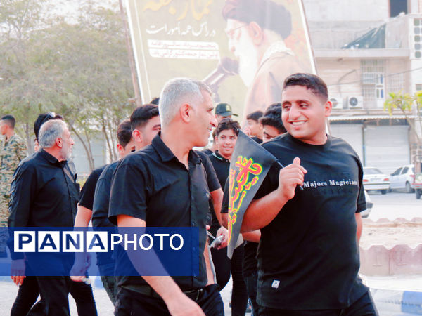 جاماندگان اربعین در بندرخمیر، شور حسینی را به خیابان‌ها آوردند