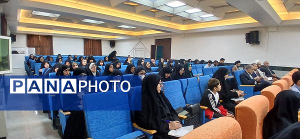 کارگاه تدبر در قرآن کریم با حضور حجتالاسلام قدرتی در خرمآباد