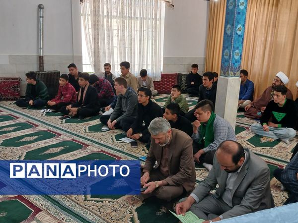 بازدید مدیرکل آموزش و پرورش استان مرکزی از اردوگاه امام خمینی(ره)