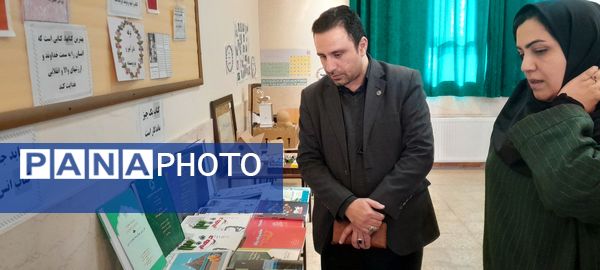 افتتاحیه نمایشگاه پژوهشی و فناورانه دبیران و دانش‌آموزان شهرستان ملارد در دبیرستان فرزانگان استعداد درخشان