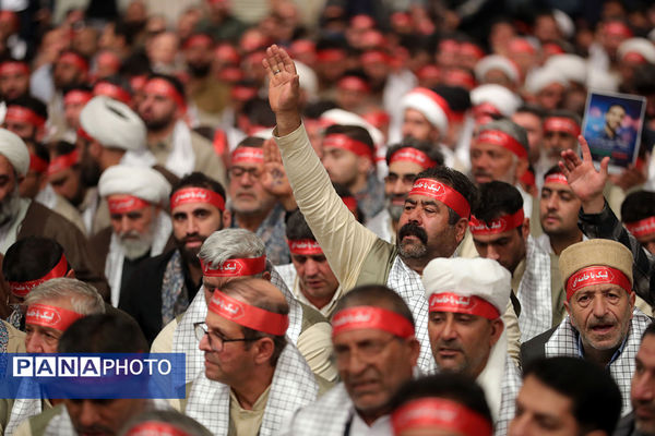 دیدار هزاران نفر از بسیجیان با رهبر معظم انقلاب