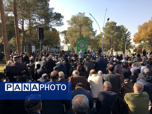 اقامه نماز باران در گلستان شهدا اصفهان به امامت  حضرت آیت‌ الله مهدوی
