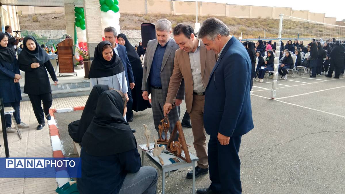 جشن جوانهها در مدرسه دخترانه شهید رجایی اهر