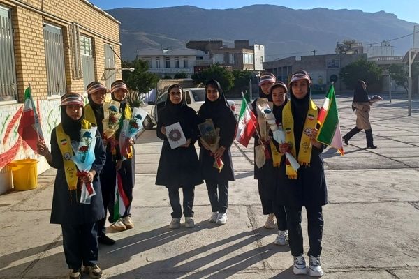 آغاز سال تحصیلی جدید با یاد شهدا و تجلیل از خانواده سردار خادمی