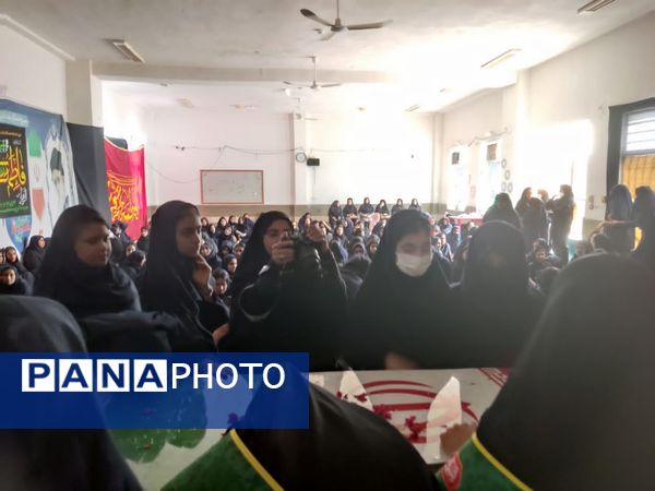 استقبال پرشور از شهید گمنام در هنرستان زهرای مرضیه بندرعباس