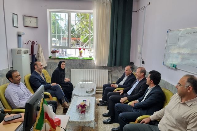 بازدید مسئولان آموزش و پرورش از مدارس سطح شهر سملقان به‌مناسبت هفته معلم