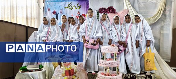 شروع قصه بندگی با دست های کوچک