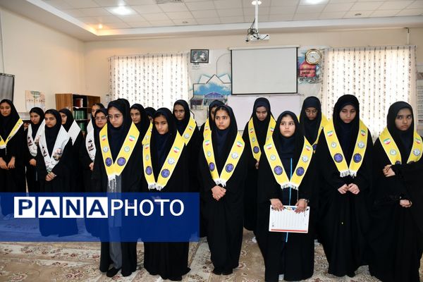 برپایی نمایشگاه آثار دانش‌آموزی در مدرسه متوسطه اول نمونه دولتی امام رضا (ع) فیض‌آباد