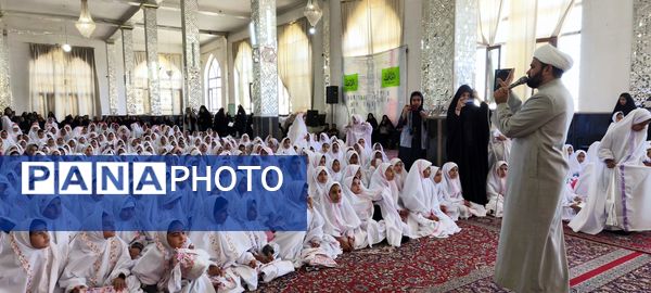 شروع قصه بندگی با دست های کوچک