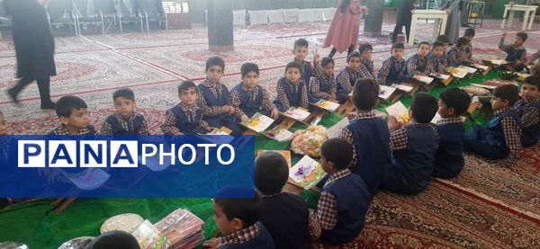 مراسم عهد و پیمان با قرآن در دبستان قمر بنی هاشم شهرستان زارچ