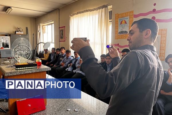 دومین روز از« همایش آشتی با علم» در پژوهش‌سرای دانش‌آموزی کاوش کهریزک 