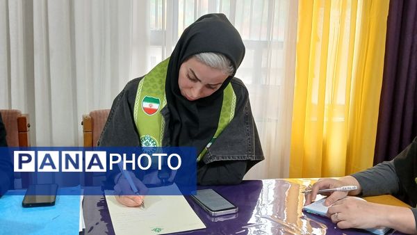 جلسه مربیان منتخب جهت آموزش توانمند سازی مربیان و دانش آموزان پیشتاز محمود‌آباد