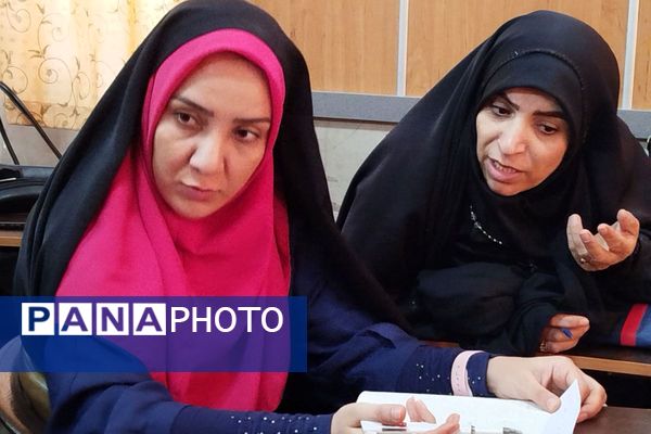 برگزاری کارگاه هوش مصنوعی ، آموزش معکوس و تولیدمحتوا برای سرگروه های آموزشی در ناحیه یک شهرری