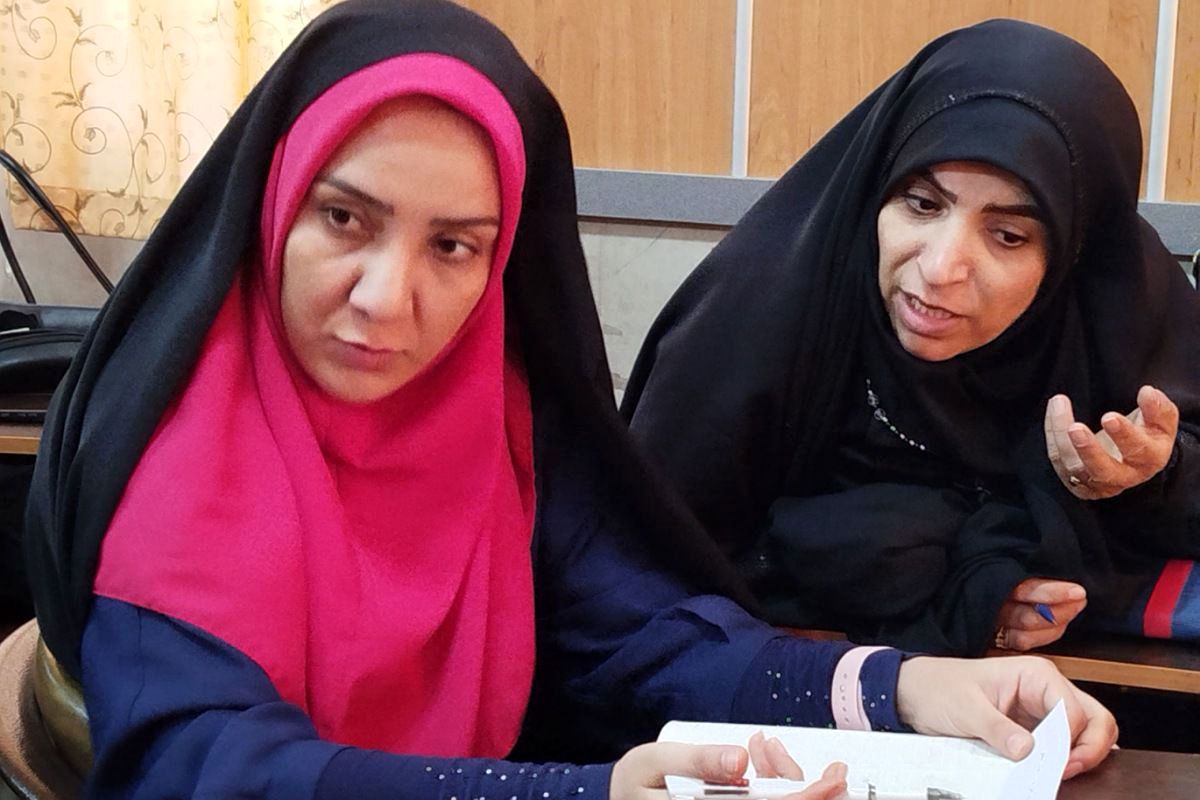 برگزاری کارگاه هوش مصنوعی ، آموزش معکوس و تولیدمحتوا برای سرگروه های آموزشی در ناحیه یک شهرری