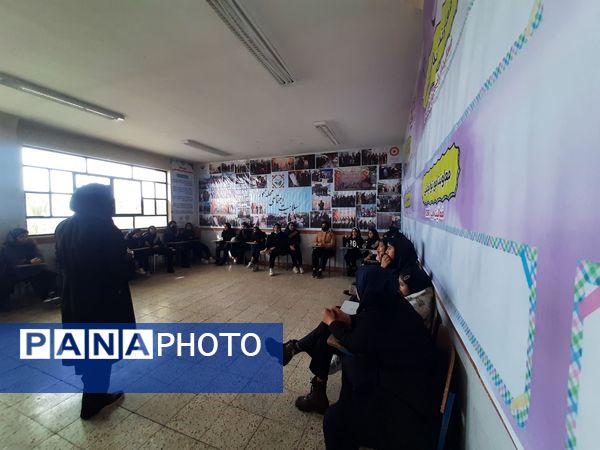 طرح مانا در دبیرستان امامت مهدیه با هدف ارتقای سلامت روان دانش‌آموزان برگزار شد 