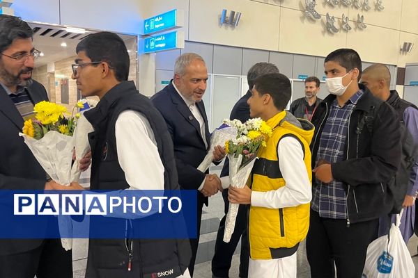 مراسم استقبال از نخستین کاروان عمره‌گزاران دانش‌آموزی با حضور مدیرکل آموزش و پرورش شهرستان‌های استان تهران