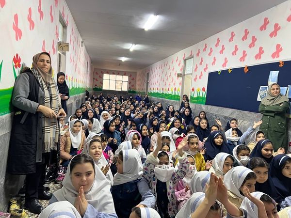 مراسم جشن بعثت در دبستان المهدی ناحیه دو کرج 