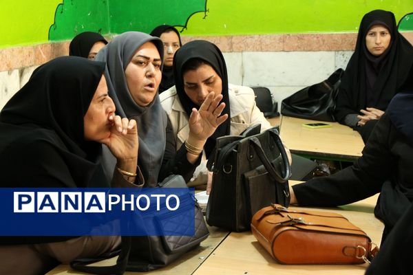 برگزاری دوره آموزشی ـ تربیتی مسیر معلمی ویژه همکاران راز و جرگلان، مانه و سملقان