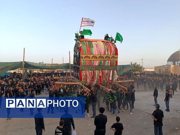 شکوه نخل‌گردانی در گناباد؛ تصویری از عشق و ارادت در محرم