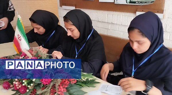  انتخابات شورای دانش‌آموزی در هنرستان کاردانش حافظ