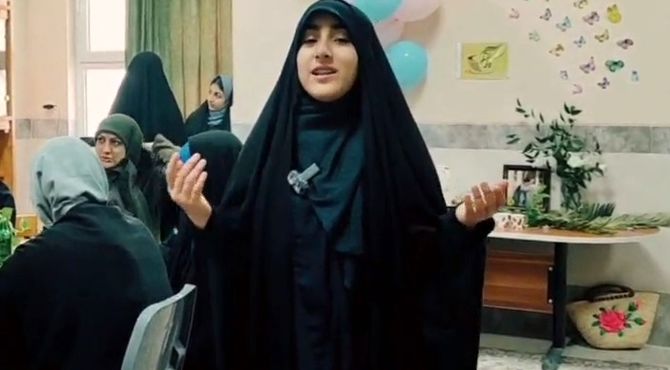 «کافه گفت‌وگو» در دبیرستان شهید هندویان قم